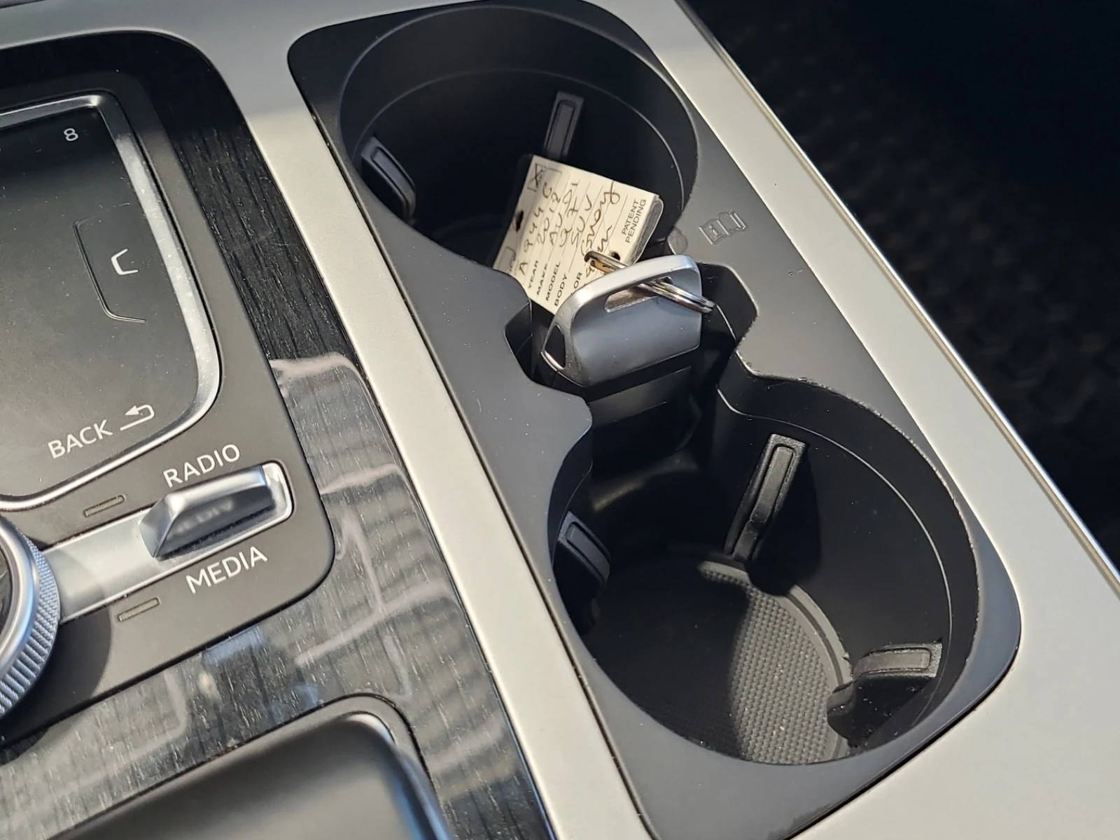 Audi Q7 TECHNIK| B&O| ПАМЕТ| 7 МЕСТА| 360САМ , снимка 8 - Автомобили и джипове - 56082785