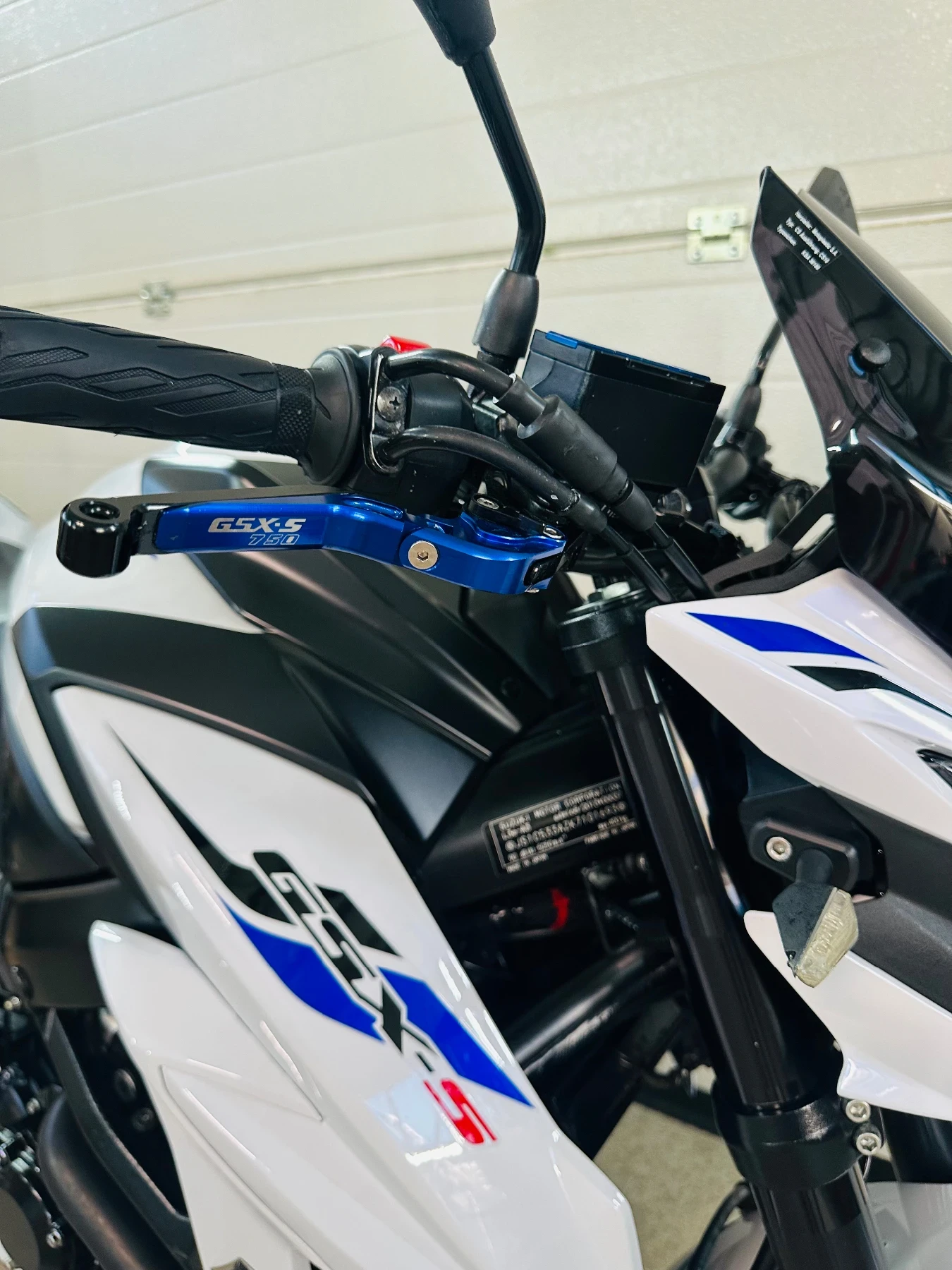 Suzuki Gsx Gsx-s750 - изображение 9