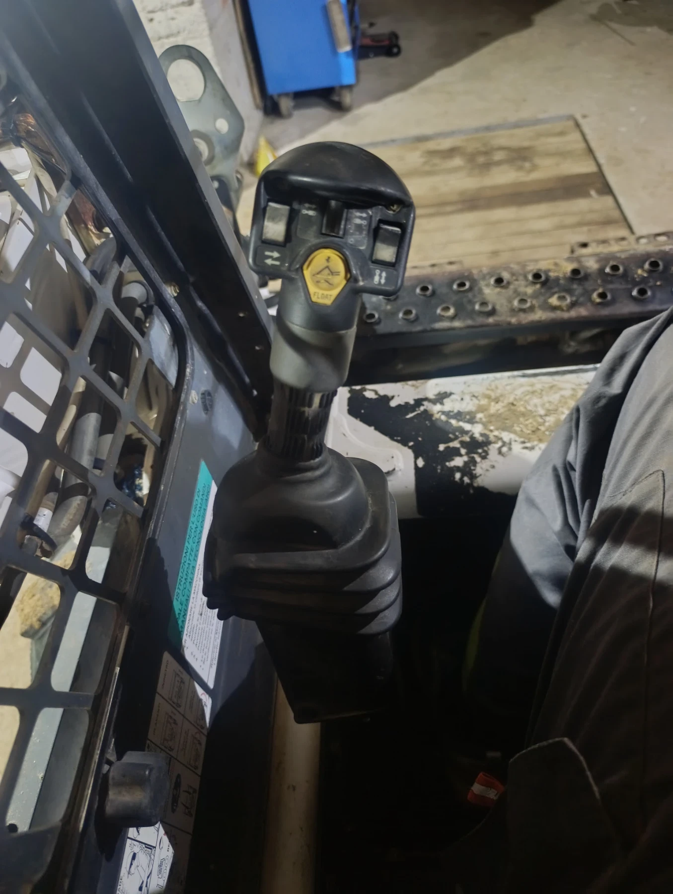 Мини челни товарачи Bobcat 773, снимка 9 - Индустриална техника - 54160050