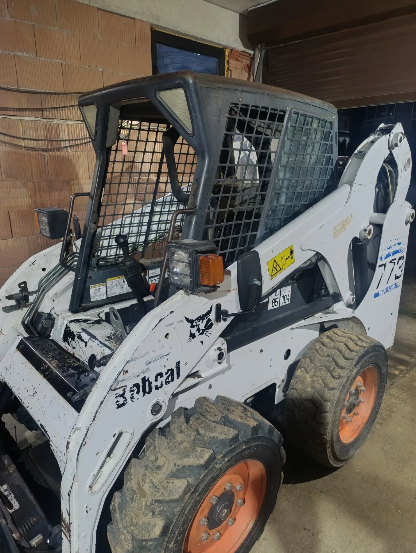 Мини челни товарачи Bobcat 773, снимка 2 - Индустриална техника - 54160050