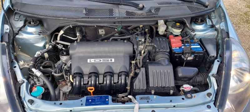 Honda Jazz 1.3 бензин клима, снимка 9 - Автомобили и джипове - 44032023