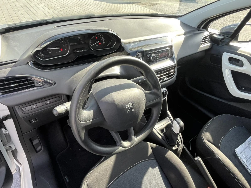 Peugeot 208 1, 2 VTI, снимка 5 - Автомобили и джипове - 47462320