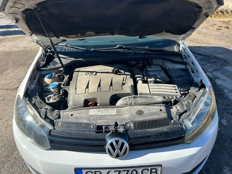 VW Golf 1.6, снимка 6 - Автомобили и джипове - 47356277