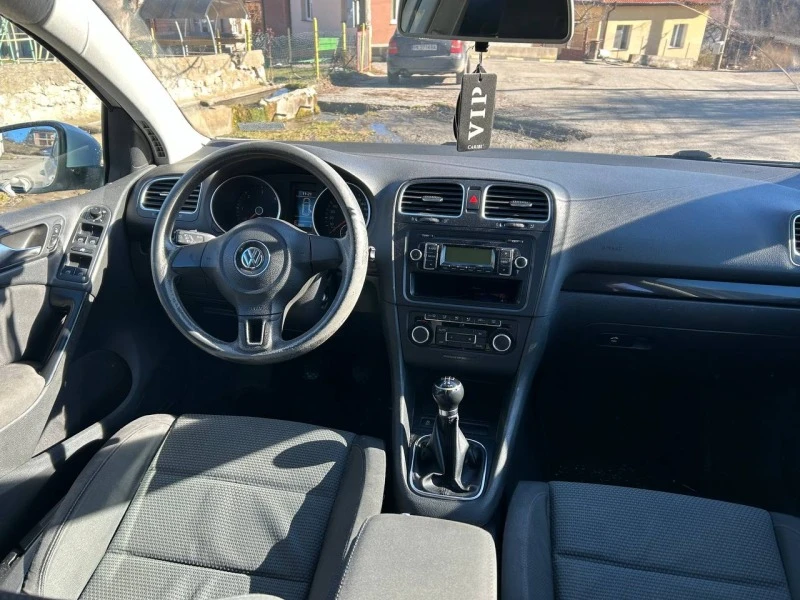 VW Golf 1.6, снимка 3 - Автомобили и джипове - 47356277