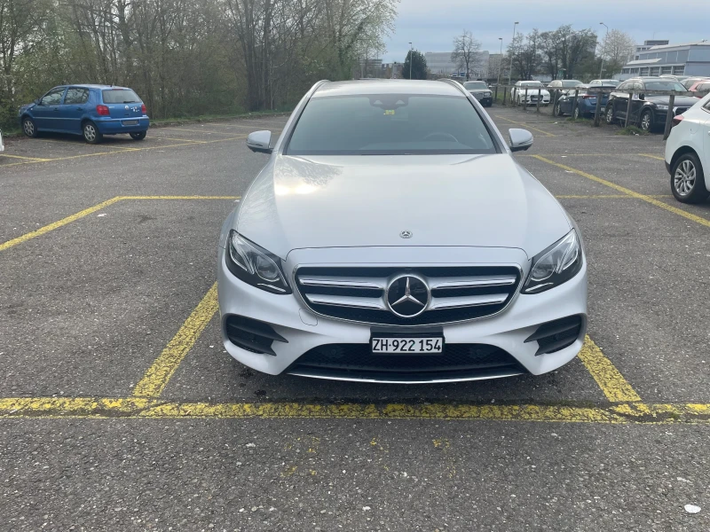 Mercedes-Benz E 220, снимка 1 - Автомобили и джипове - 47519169