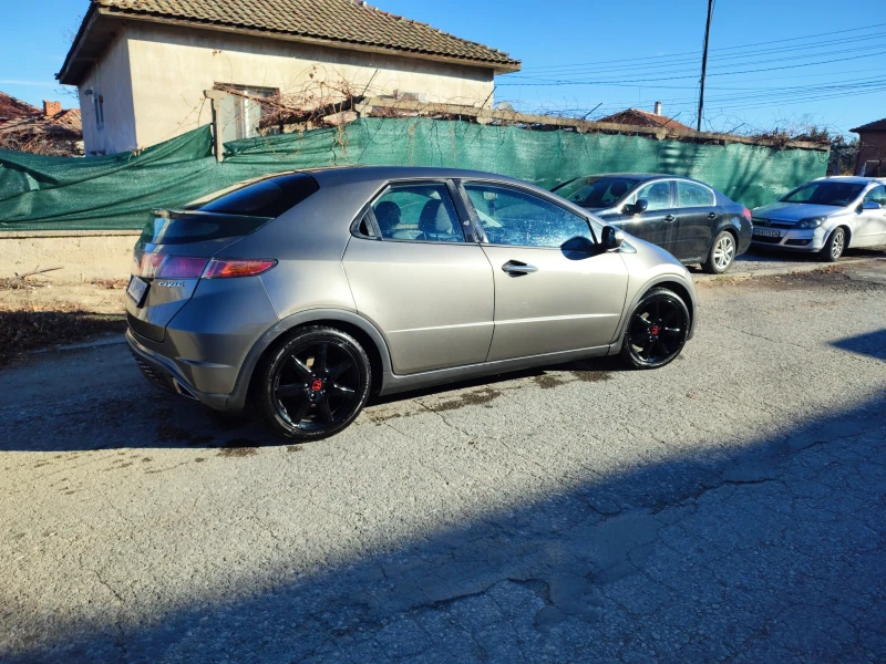 Honda Civic 1.8 iVTEC, снимка 3 - Автомобили и джипове - 48092073