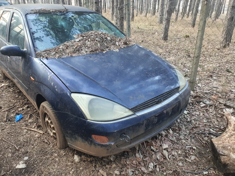 Ford Focus 1.8 ghia, снимка 1 - Автомобили и джипове - 49213736