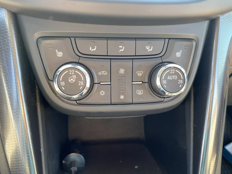 Opel Zafira 2.0d automatic , снимка 10 - Автомобили и джипове - 51532030