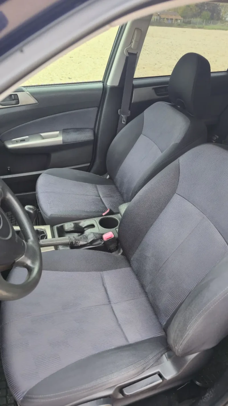 Subaru Forester 2.0i 4x4, снимка 10 - Автомобили и джипове - 52503127