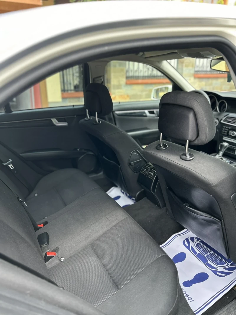 Mercedes-Benz C 220, снимка 7 - Автомобили и джипове - 52516589