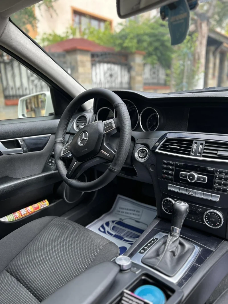 Mercedes-Benz C 220, снимка 9 - Автомобили и джипове - 52516589