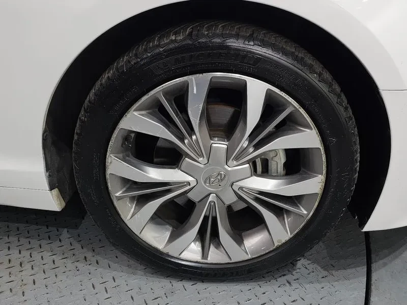 Hyundai Sonata 2.4 Exclusive, снимка 5 - Автомобили и джипове - 55060990