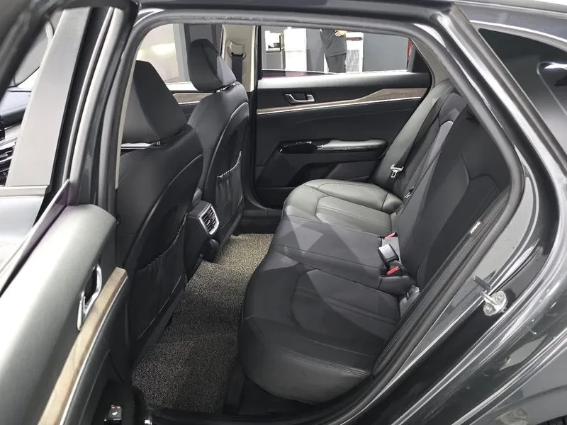 Kia K5 1.6 Turbo Noblesse, снимка 12 - Автомобили и джипове - 55885431