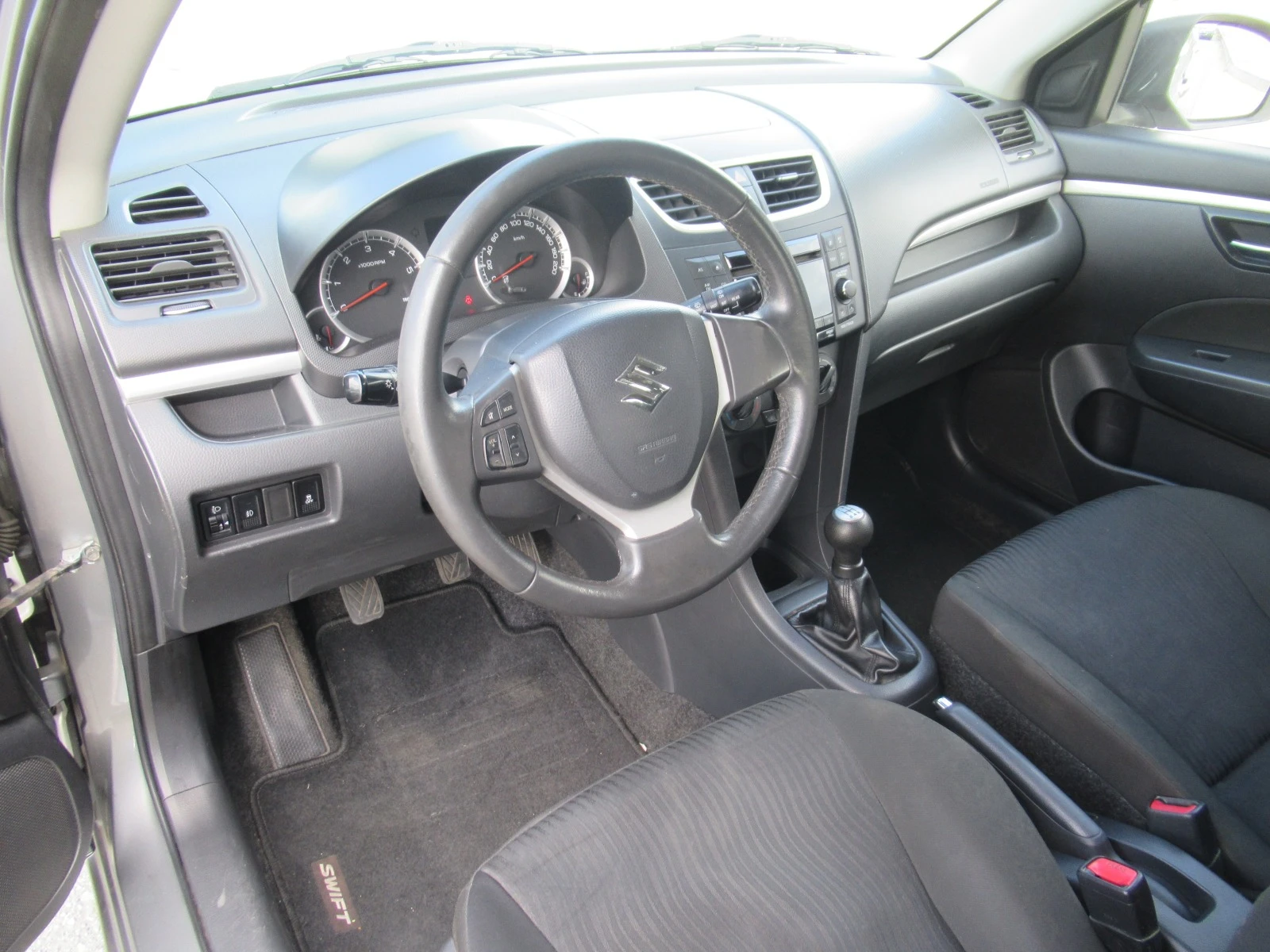 Suzuki Swift 1.3DDIS 75ps * ПЕРФЕКТЕН*  | Mobile.bg — изображение 12