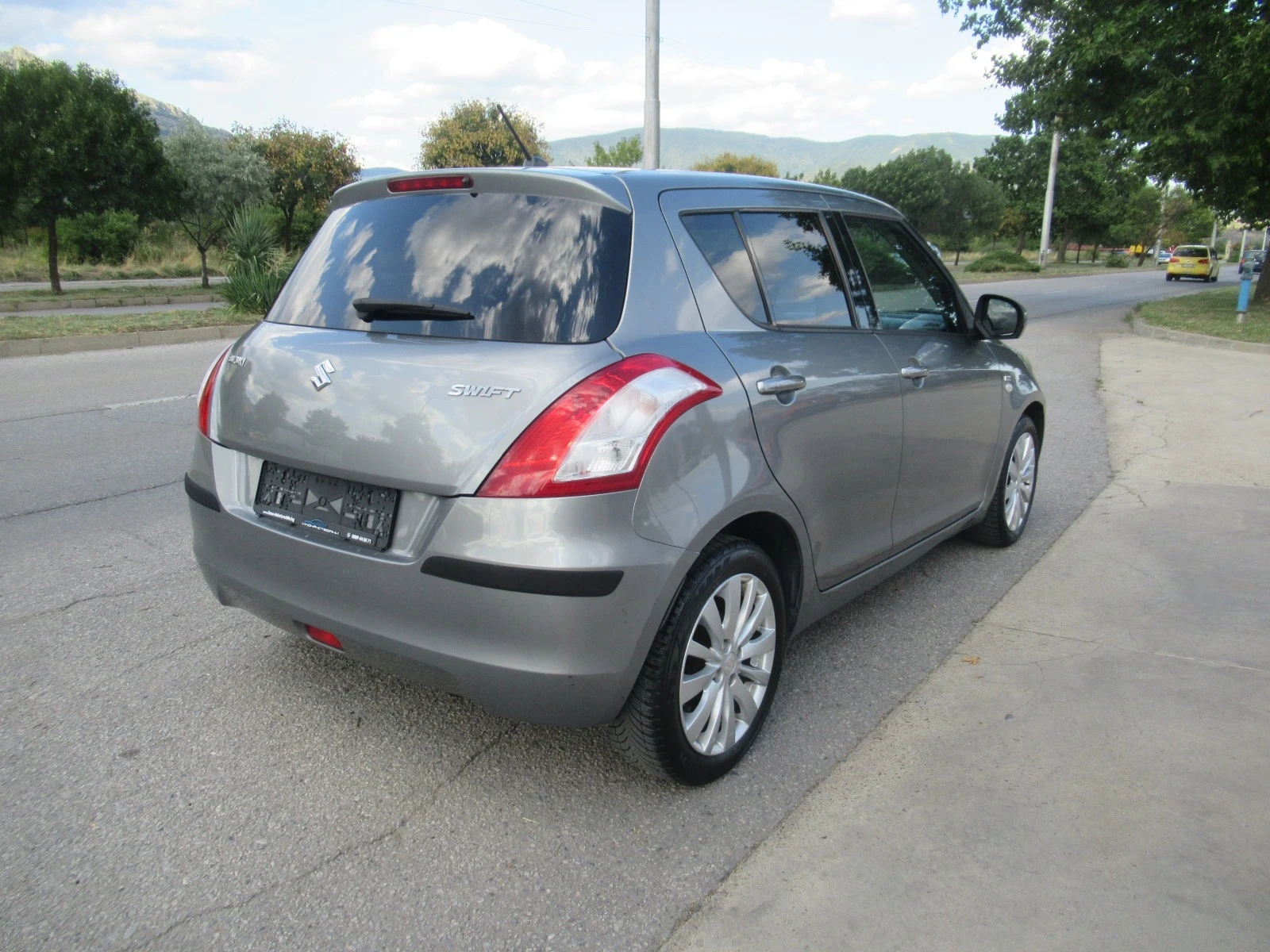 Suzuki Swift 1.3DDIS 75ps * ПЕРФЕКТЕН*  - изображение 5