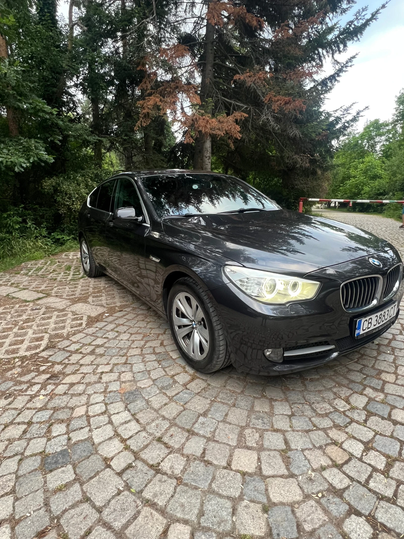 BMW 5 Gran Turismo 530d GT xDrive - изображение 2