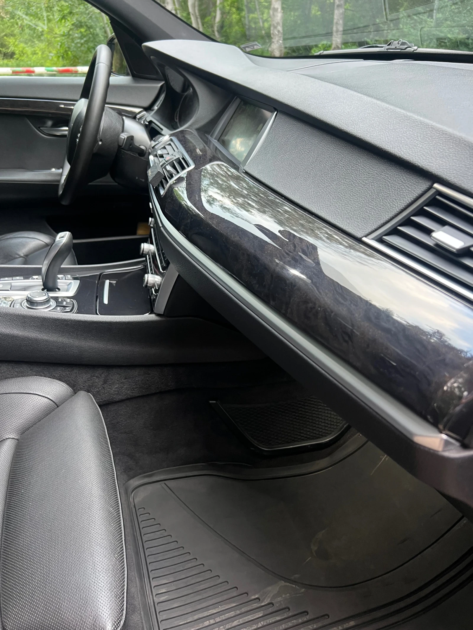 BMW 5 Gran Turismo 530d GT xDrive - изображение 7
