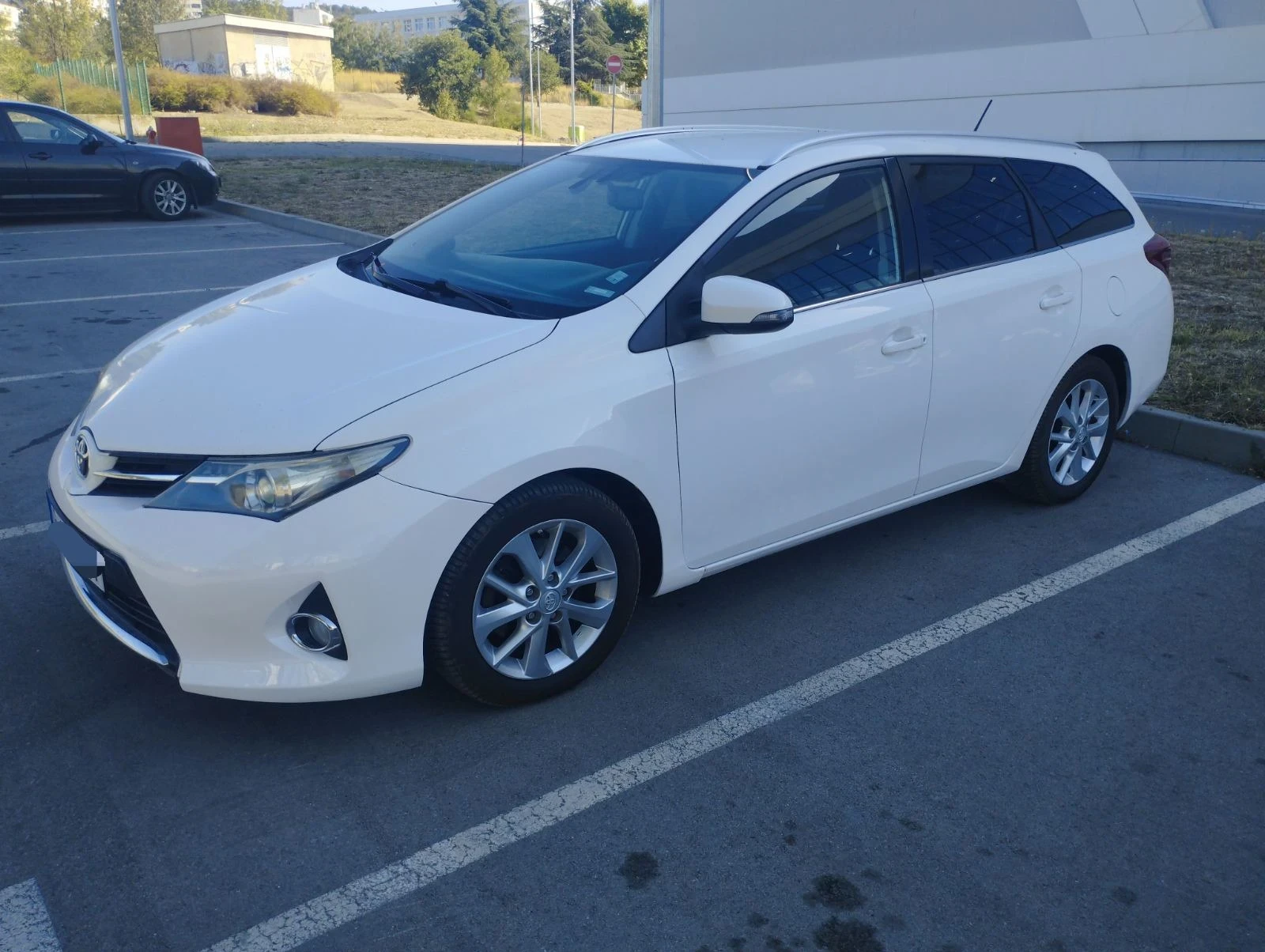 Toyota Auris  - изображение 2