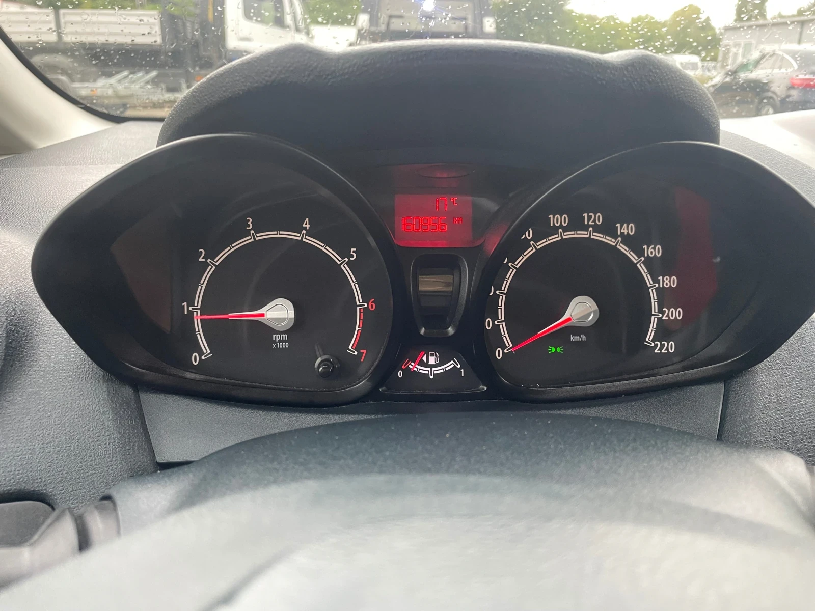 Ford Fiesta, снимка 13 - Автомобили и джипове - 53857455