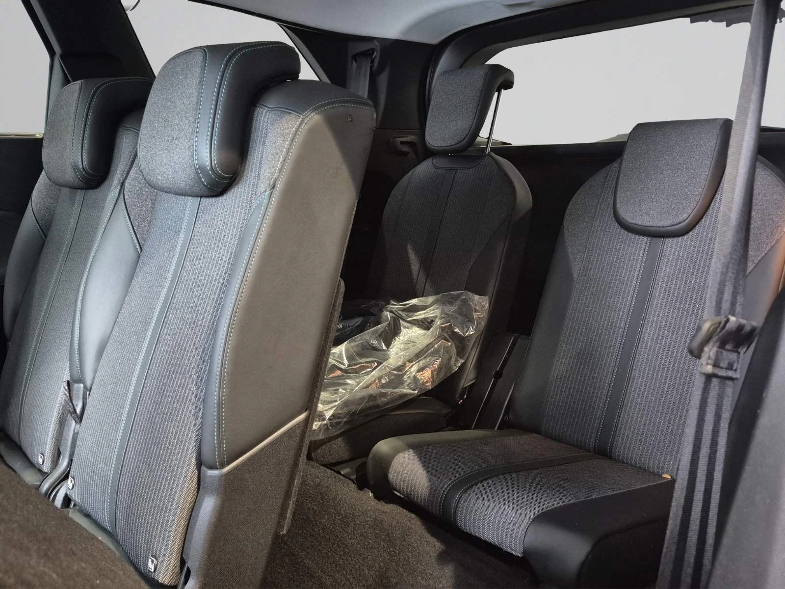 Peugeot 5008  5008 New Line Up ALLURE PACK 1.5 BlueHDi 130 S&S  | Mobile.bg   14