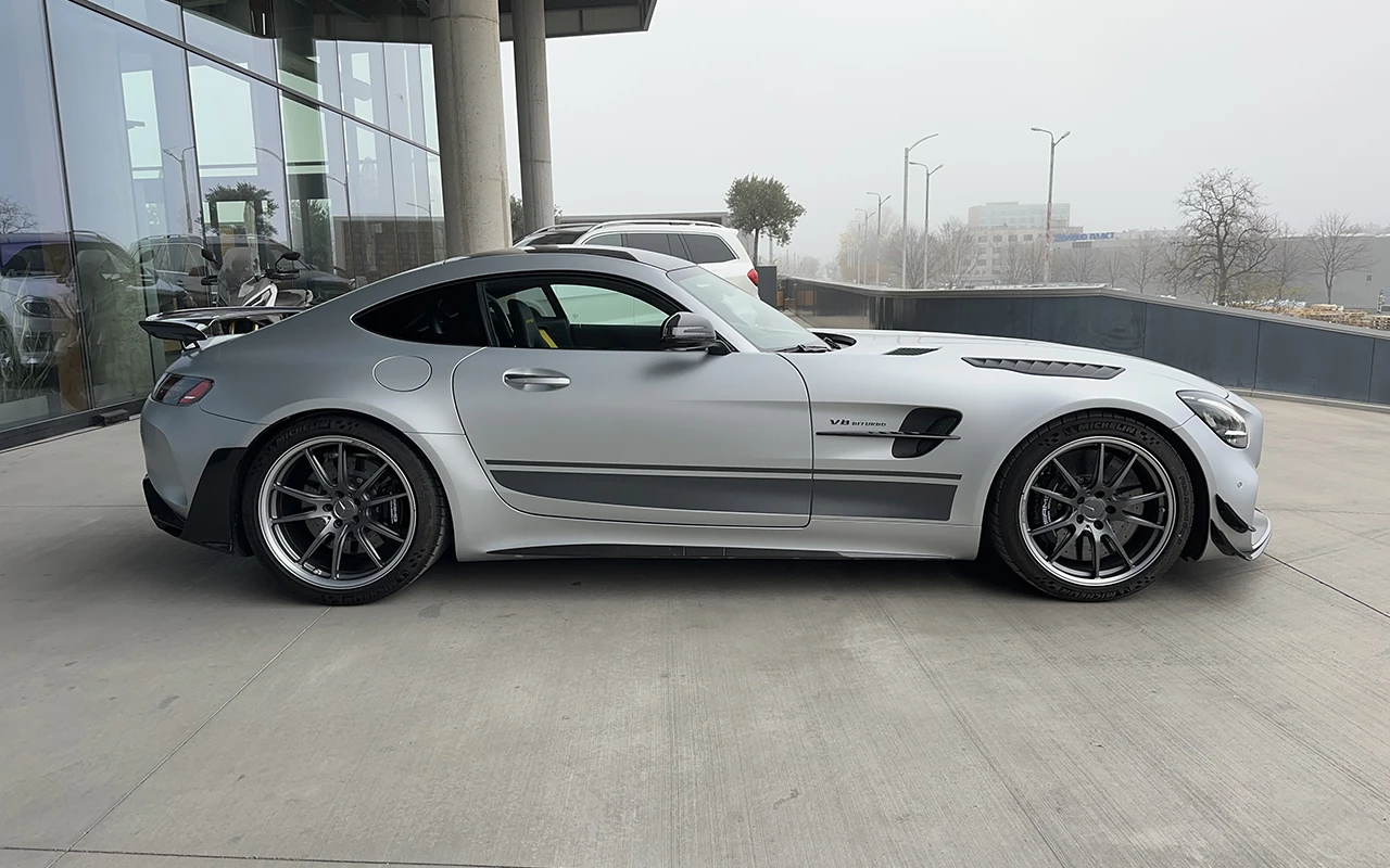 Mercedes-Benz AMG GT R PRO - изображение 3