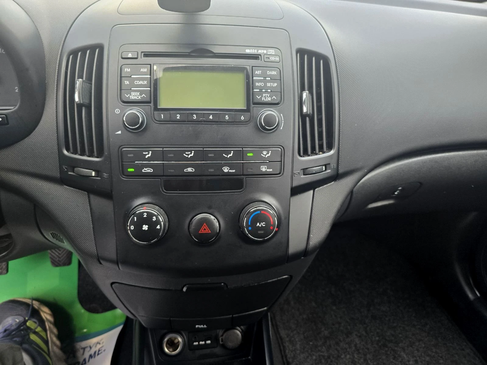 Hyundai I30 КОЛЕДНА ПРОМОЦИЯ/1.6CRDI/ПЕРФЕКТЕН - изображение 9