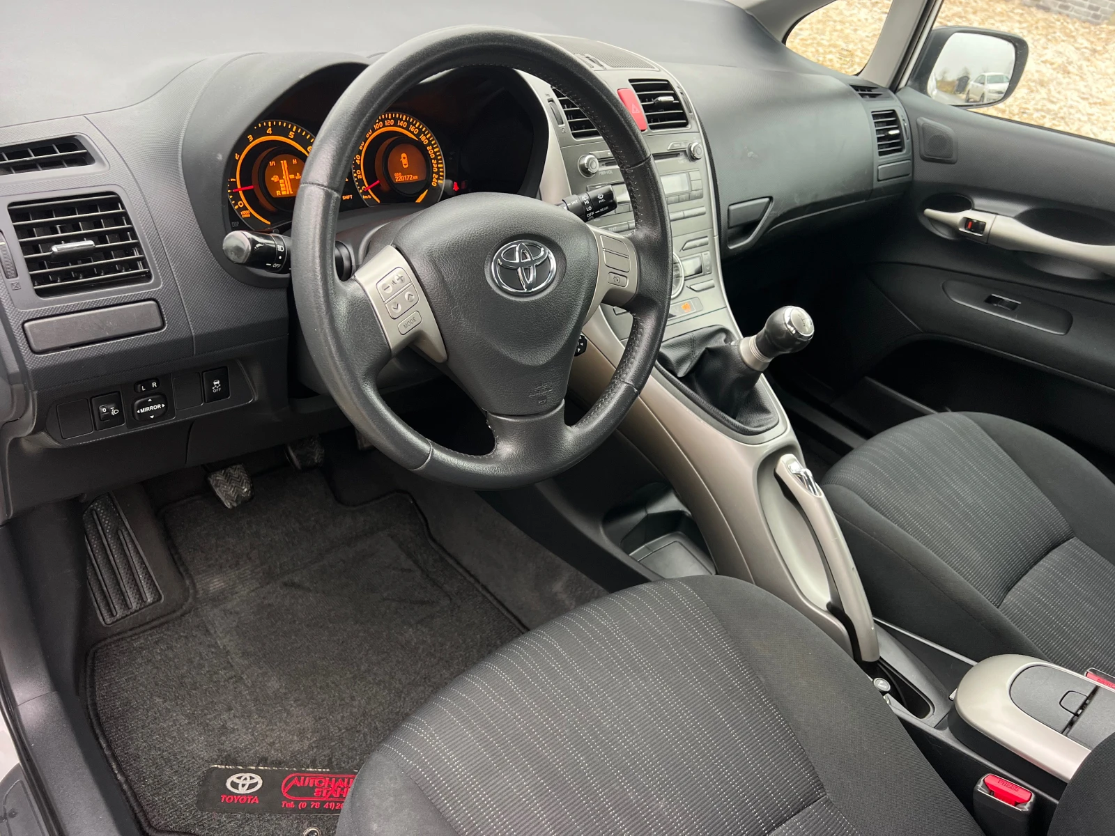 Toyota Auris 1.6VVT-i KLIMATRONIK/UNIKAT - изображение 10