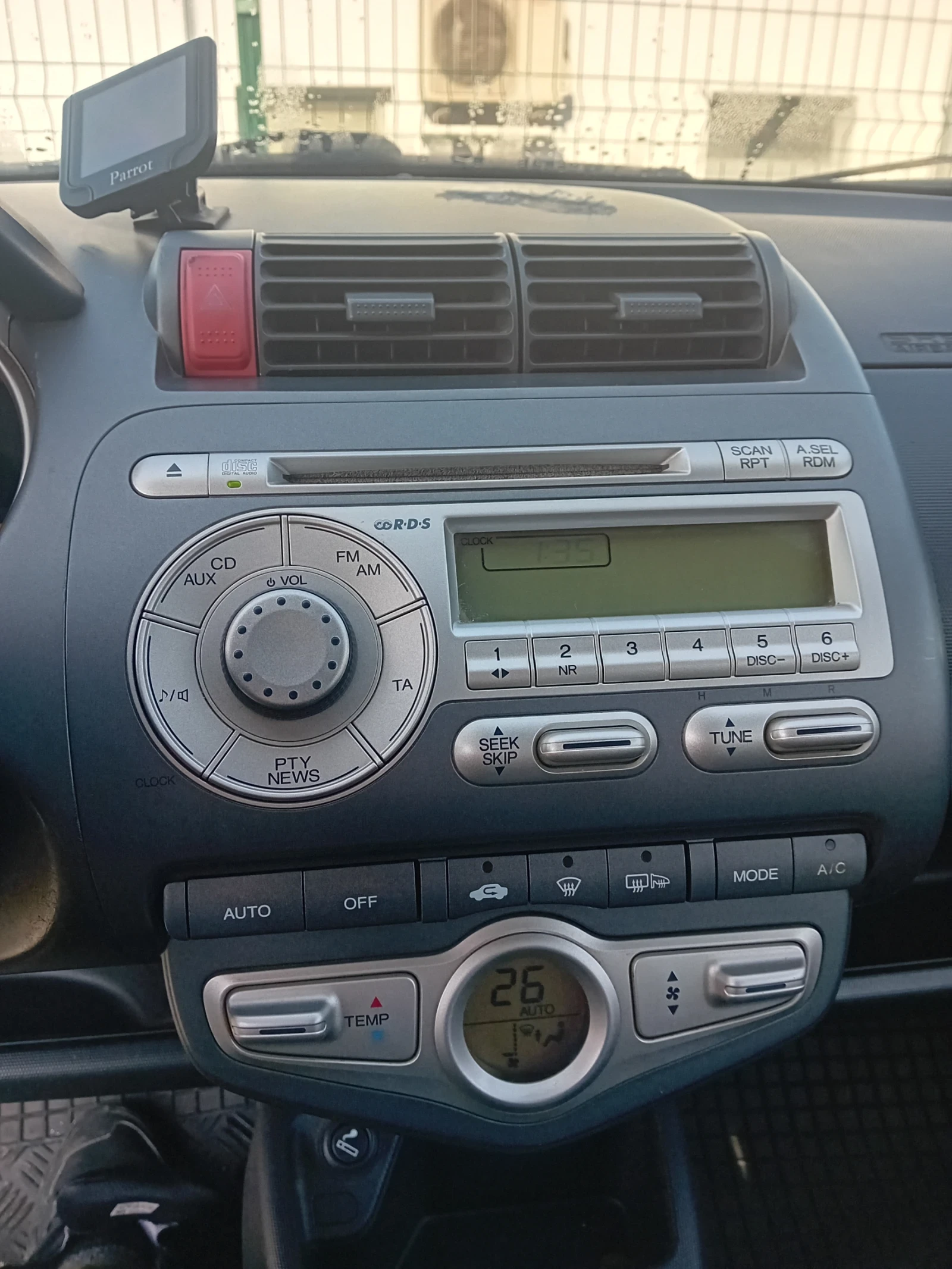 Honda Jazz Хечбек - изображение 2