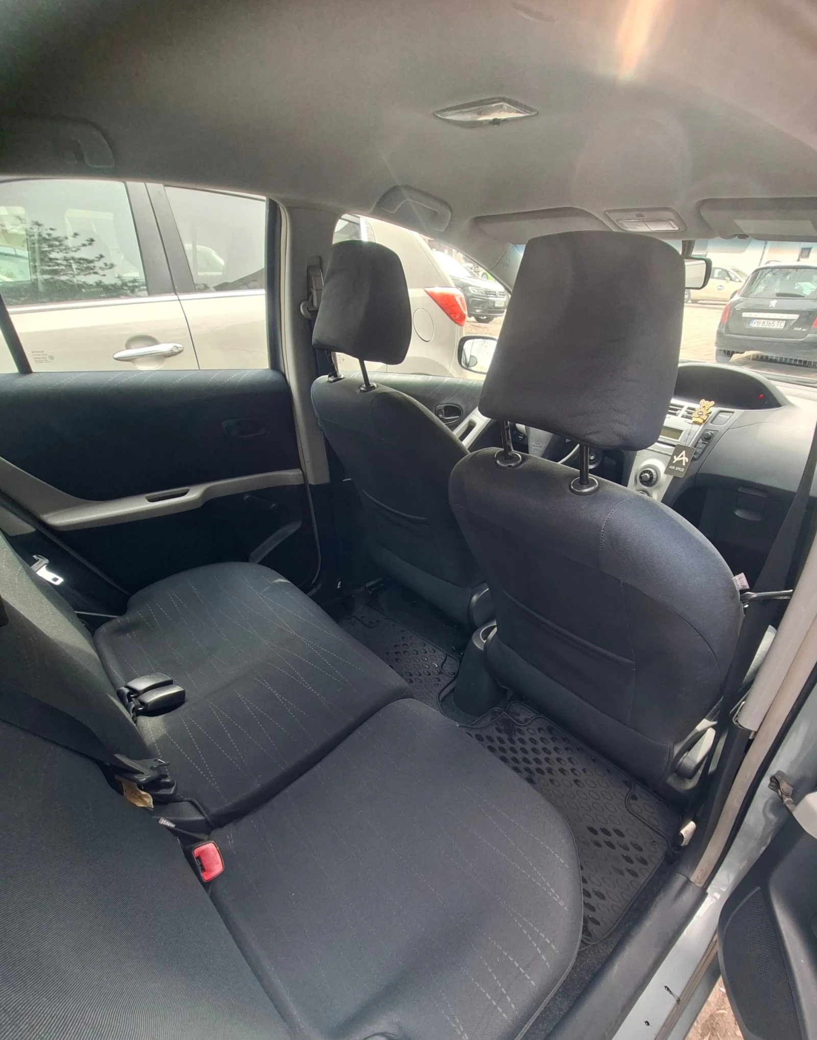 Toyota Yaris 1.3VVT-i - изображение 8