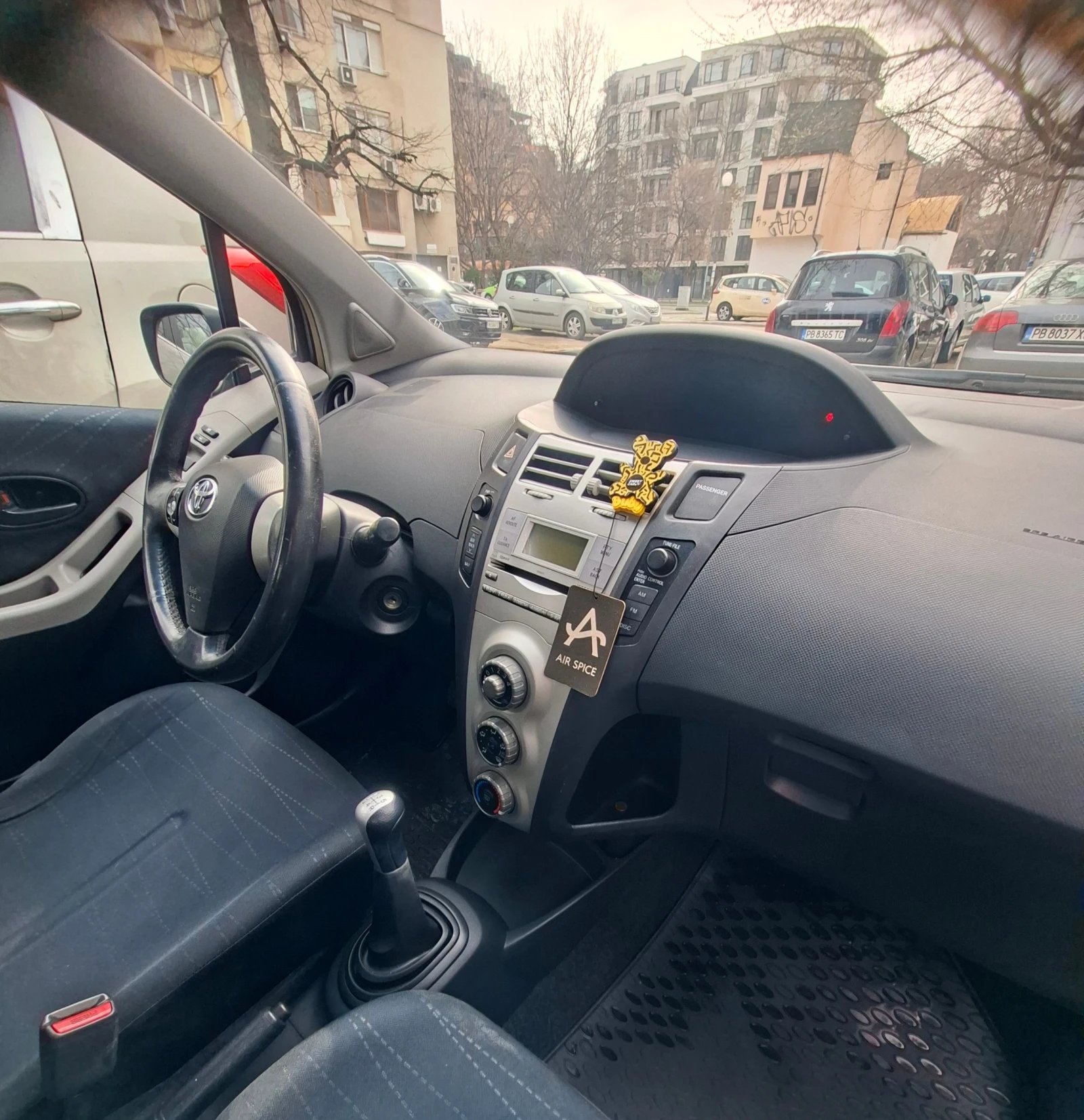 Toyota Yaris 1.3VVT-i - изображение 5