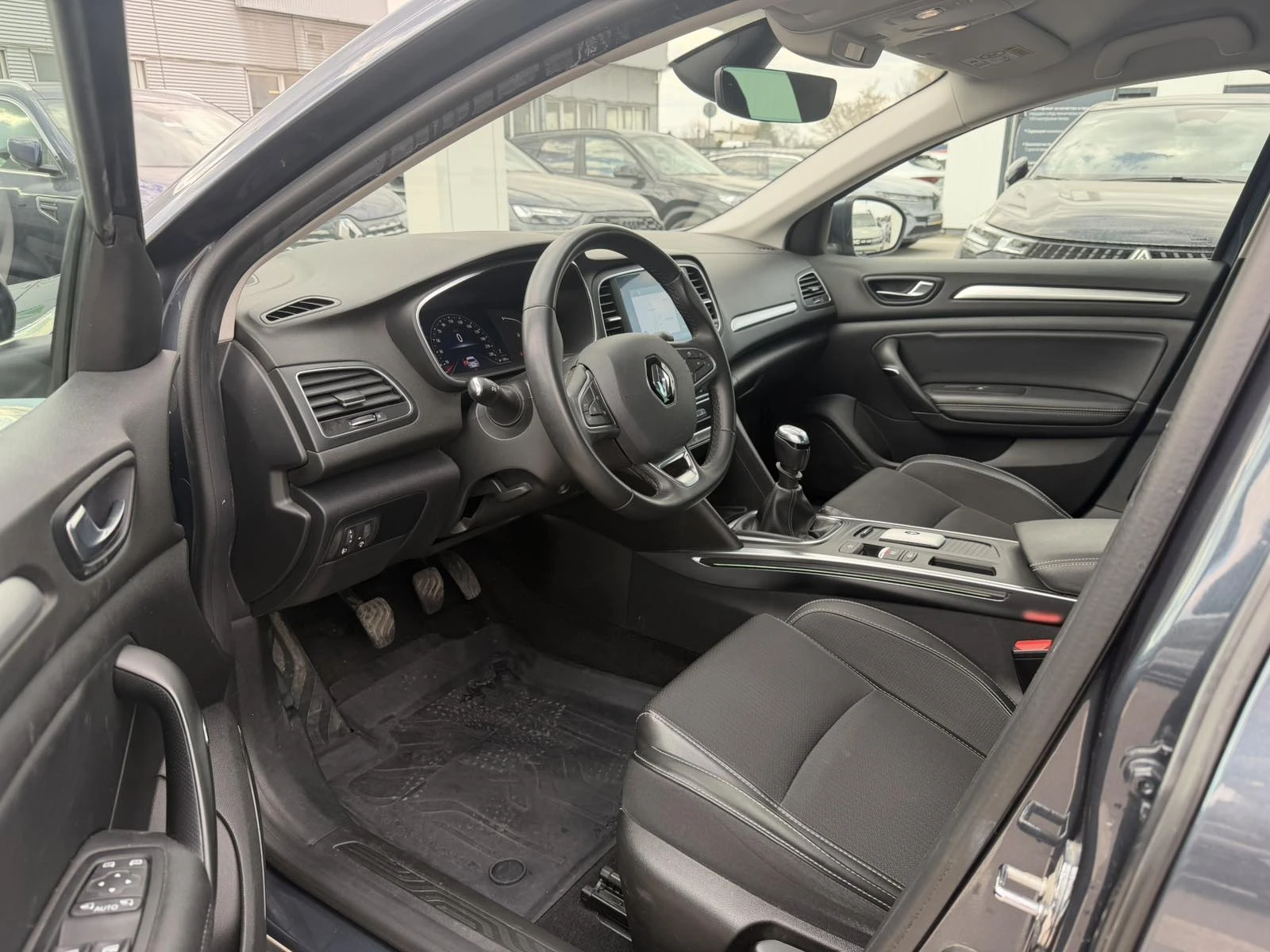 Renault Megane 1.5blueDCi/115k.c./Zen, снимка 10 - Автомобили и джипове - 53987794