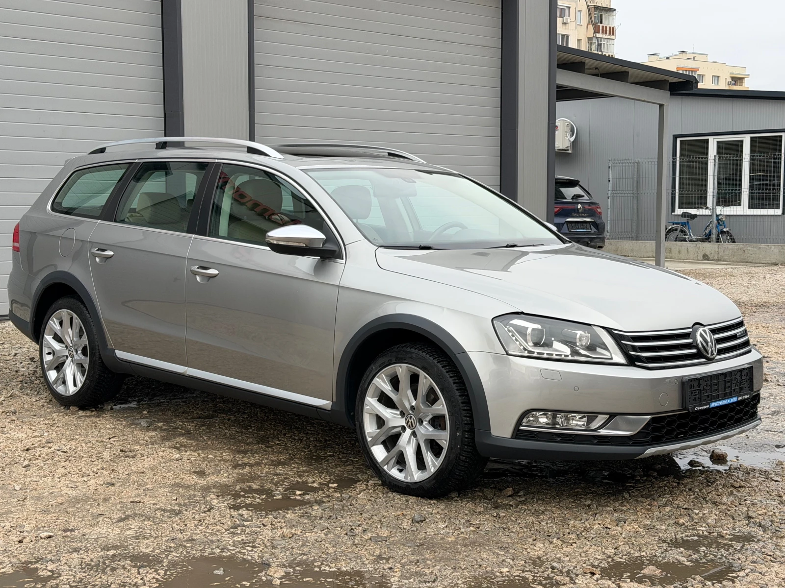 VW Passat 2.0TDI* AVTOMAT* NAVI* ALLTRACK, снимка 3 - Автомобили и джипове - 54256236