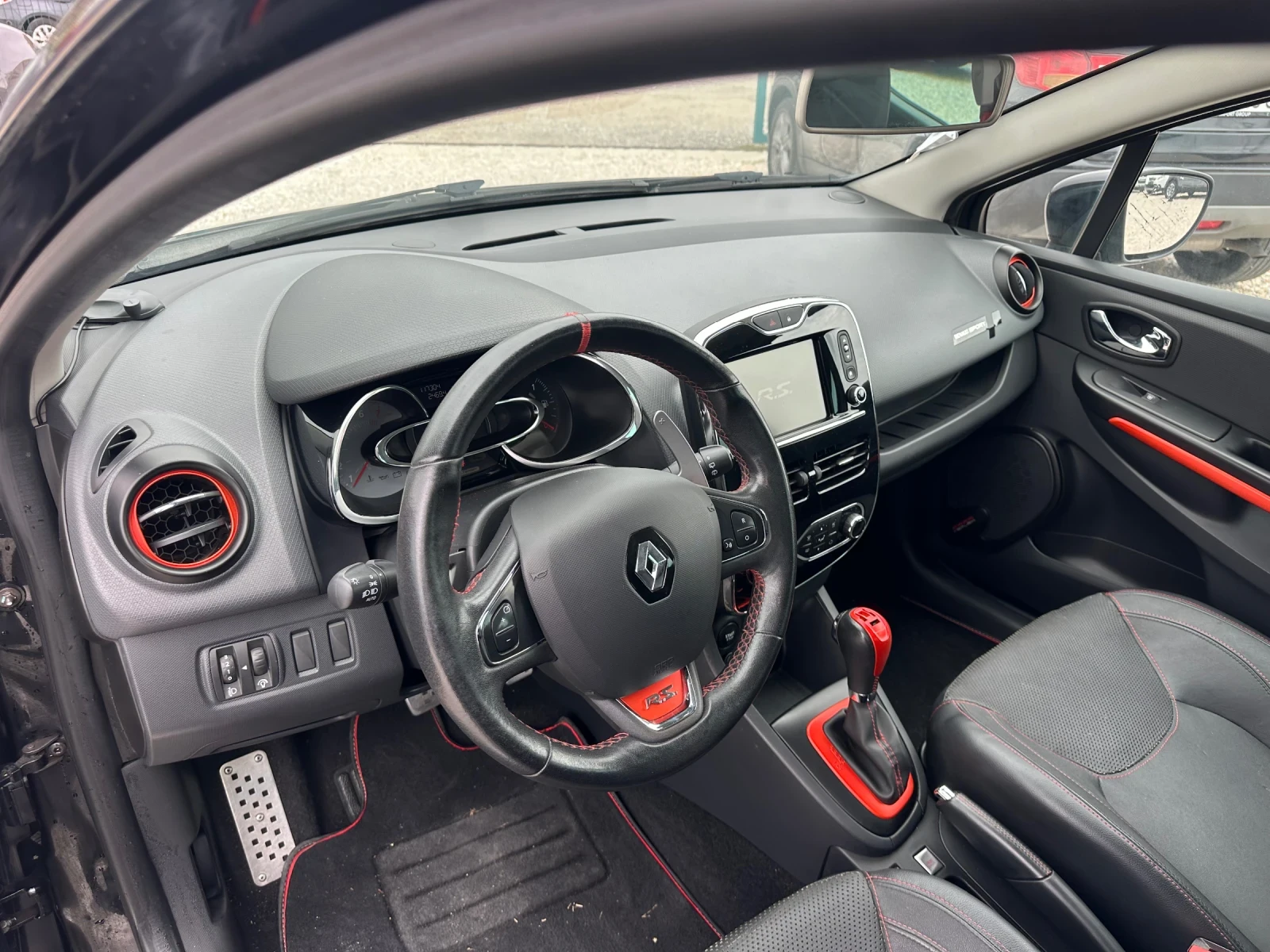 Renault Clio RS, снимка 10 - Автомобили и джипове - 54407671