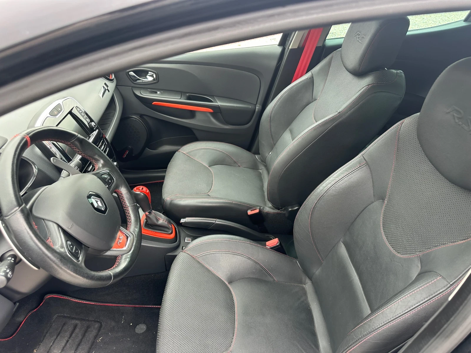 Renault Clio RS, снимка 9 - Автомобили и джипове - 54407671