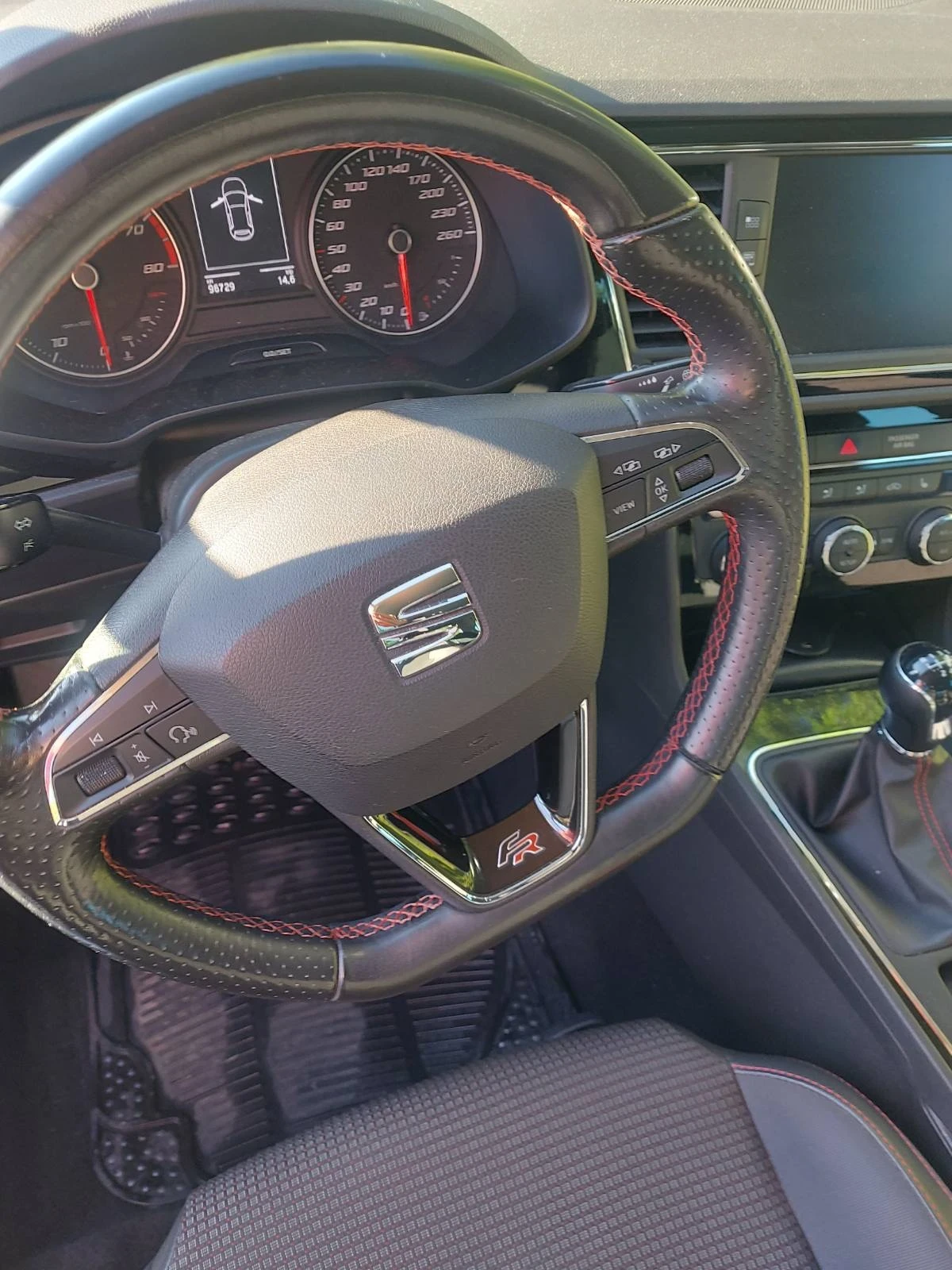 Seat Leon 1.5  FR, снимка 9 - Автомобили и джипове - 55769290