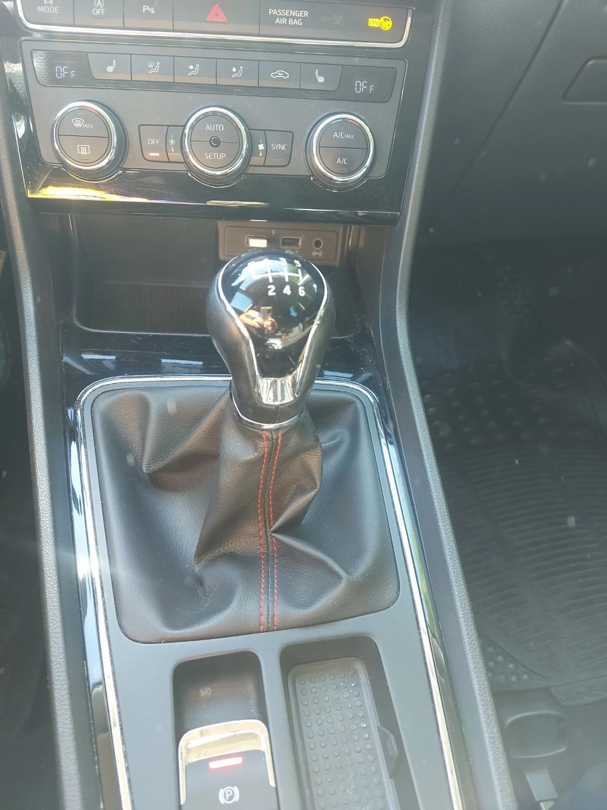 Seat Leon 1.5  FR, снимка 12 - Автомобили и джипове - 56013065