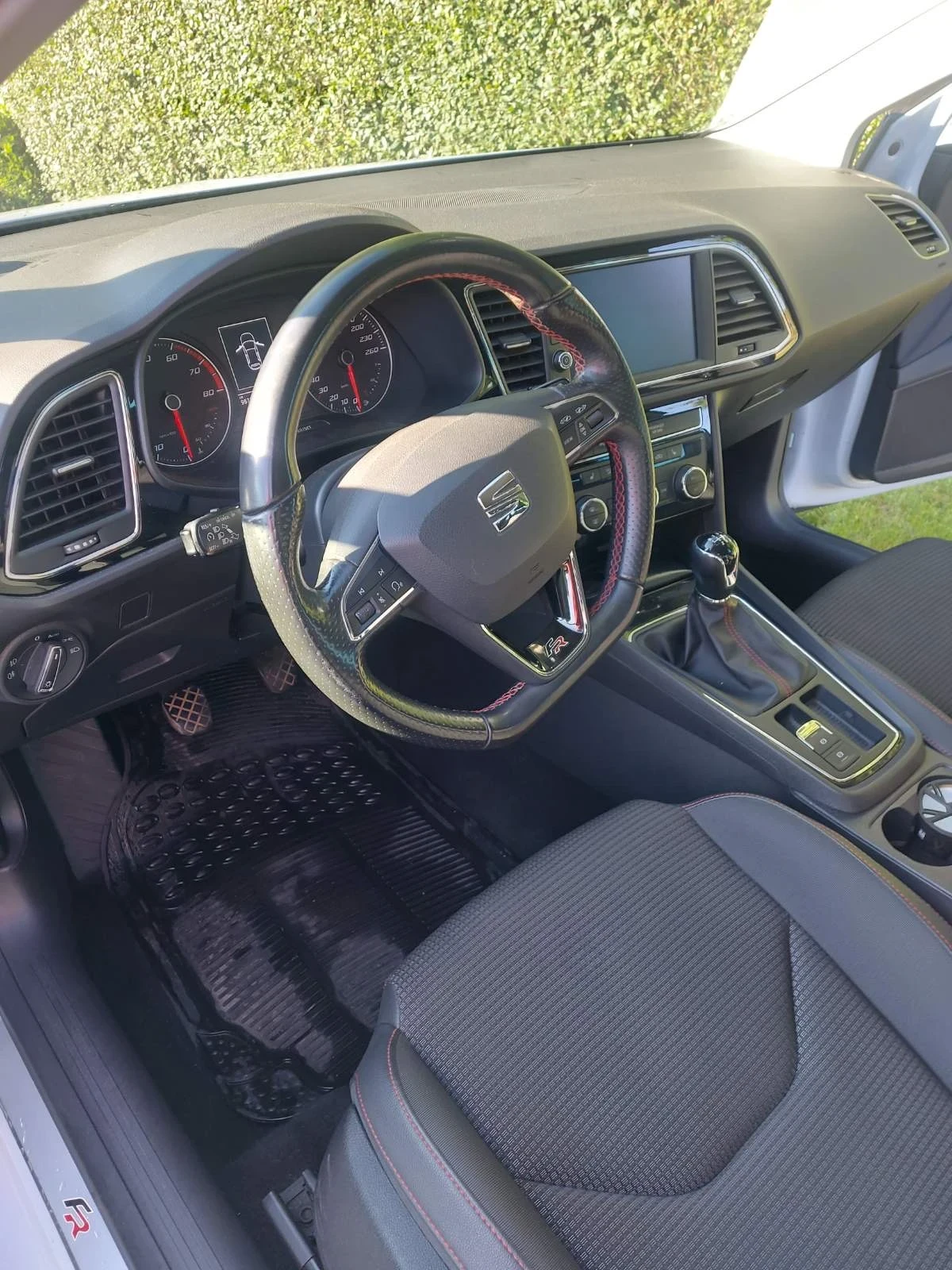 Seat Leon 1.5  FR, снимка 10 - Автомобили и джипове - 55769290