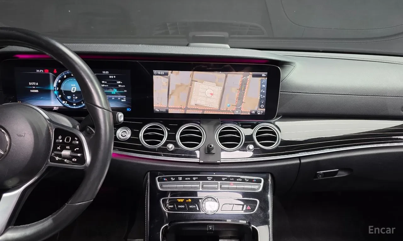 Mercedes-Benz E 450 4MATIC| BURMESTER| HUD| 9G-TRONIC| ОБДУХ, снимка 10 - Автомобили и джипове - 55952371
