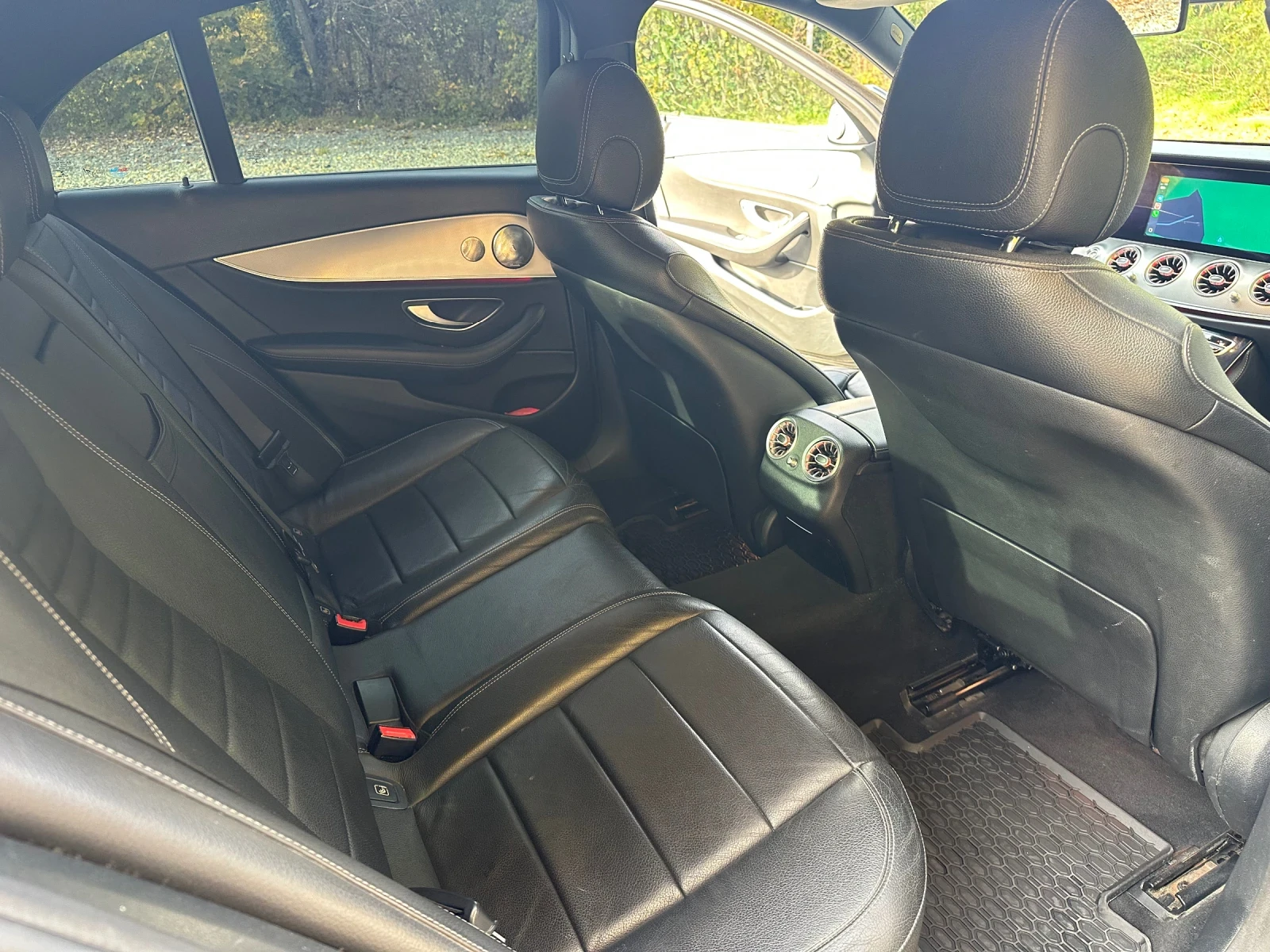 Mercedes-Benz E 220, снимка 11 - Автомобили и джипове - 56648538
