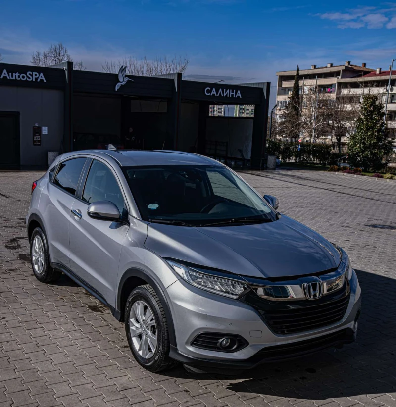 Honda Hr-v 1.5 i-VTEC CVT, снимка 1 - Автомобили и джипове - 48999418