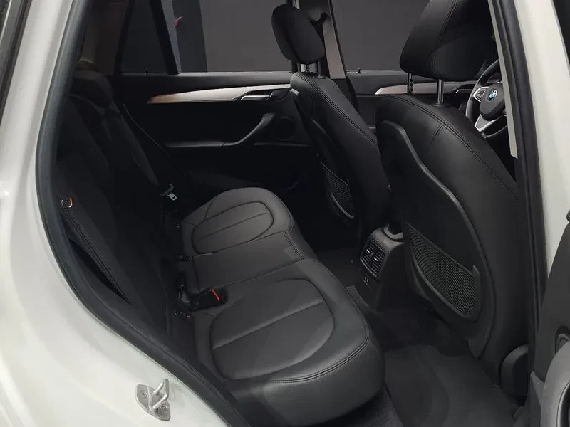 BMW X1 xDrive 18D Advantage, снимка 12 - Автомобили и джипове - 55087645