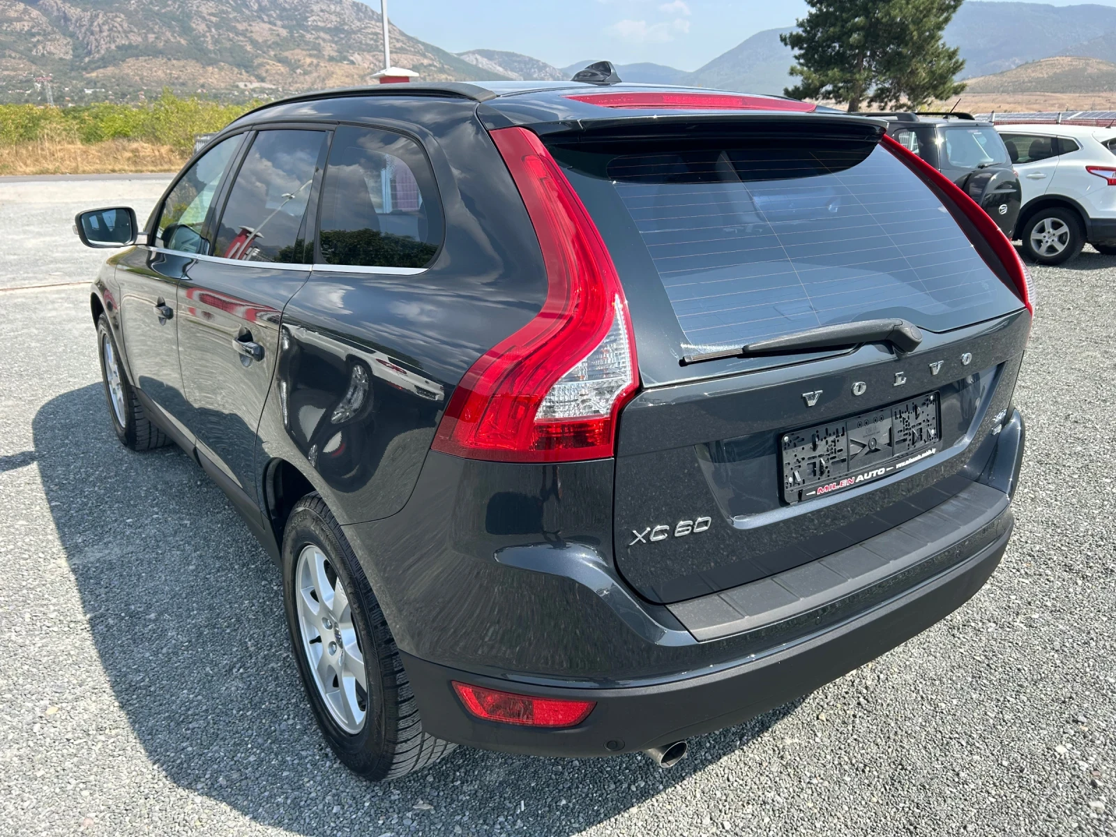 Volvo XC60 (KATO НОВА) - изображение 8