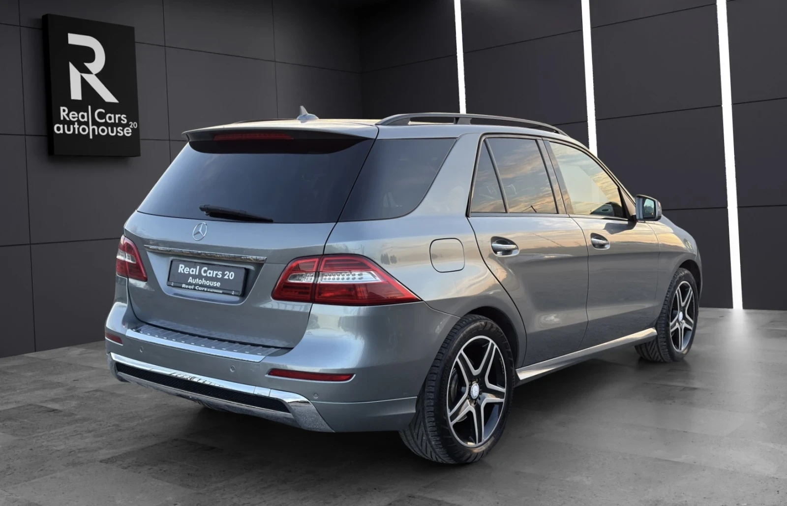 Mercedes-Benz ML 350 D* 4M* AMG* HARMAN KARDON* AIRMATIC* ОБДУХВАНЕ* PA - изображение 4