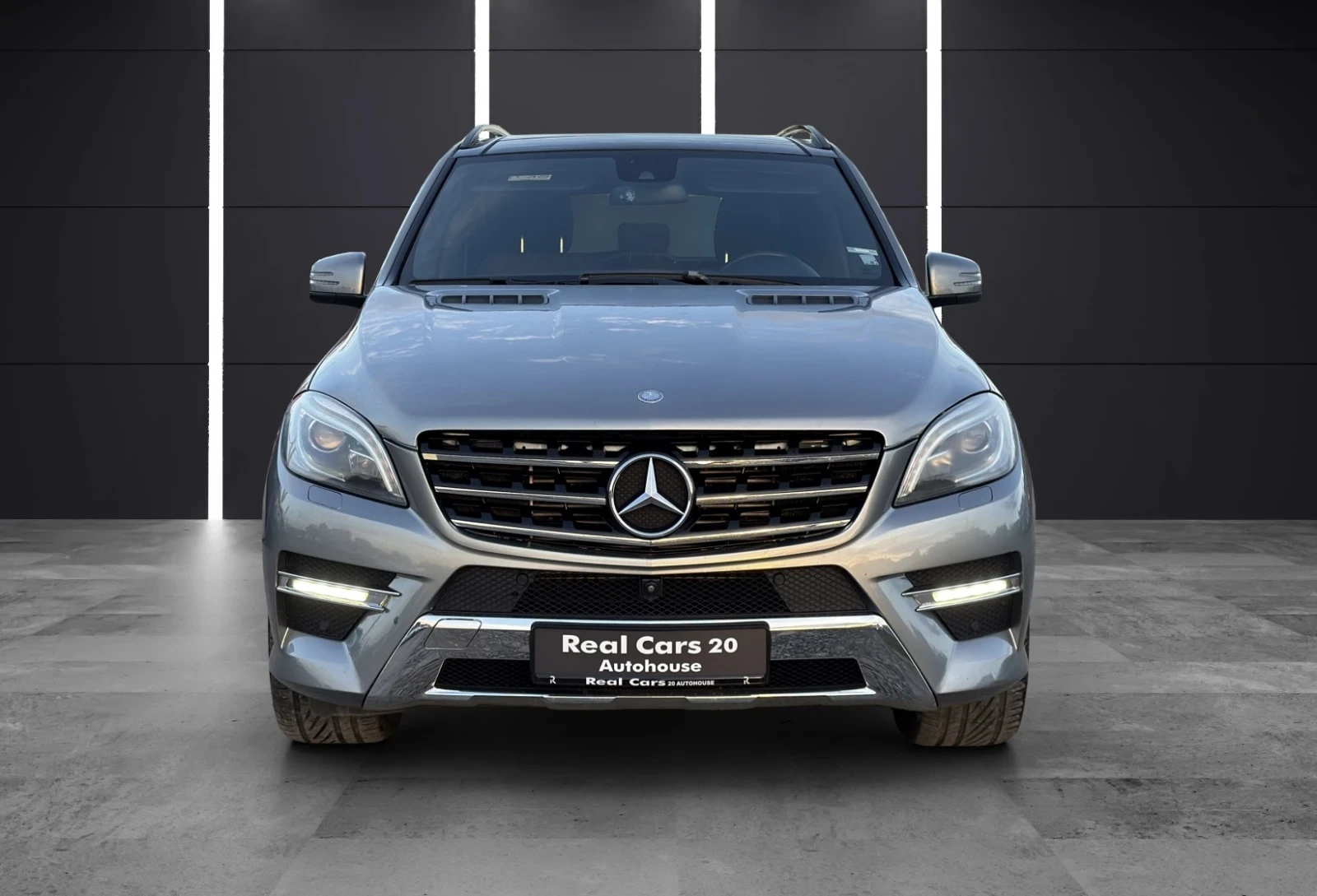 Mercedes-Benz ML 350 D* 4M* AMG* HARMAN KARDON* AIRMATIC* ОБДУХВАНЕ* PA - изображение 2