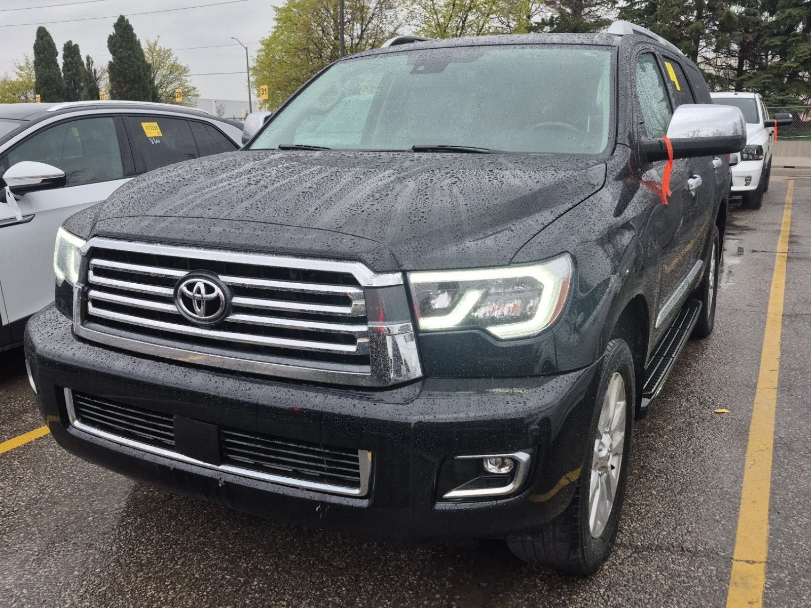 Toyota Sequoia PLATINUM * 4WD * 5.7 * FACE * ЦЕНА ДО БГ * , снимка 2 - Автомобили и джипове - 54352886