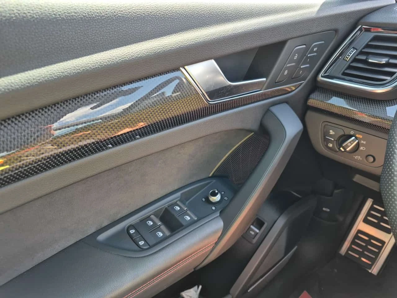 Audi SQ5  Technik / 360 / DIS / MATRIX / B&O / АВТОКРЕДИТ , снимка 13 - Автомобили и джипове - 55435391