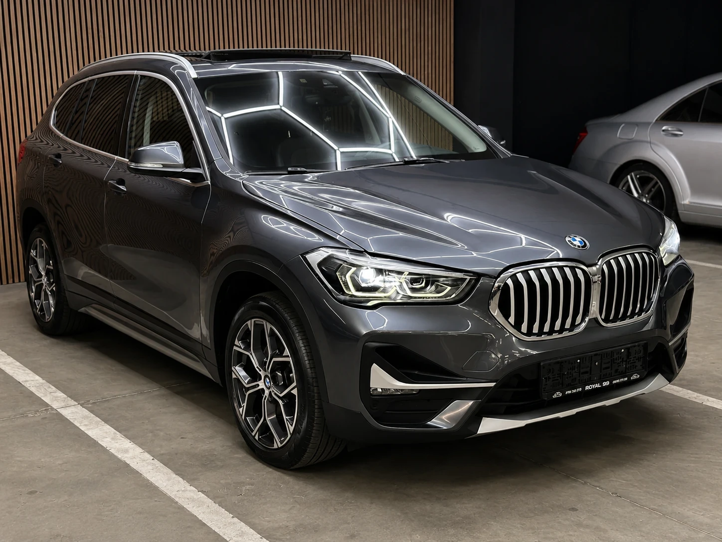 BMW X1 1.8 D XDRIVE:: FACELIFT::PANORAMA::ОБСЛУЖЕНА::, снимка 3 - Автомобили и джипове - 55607080