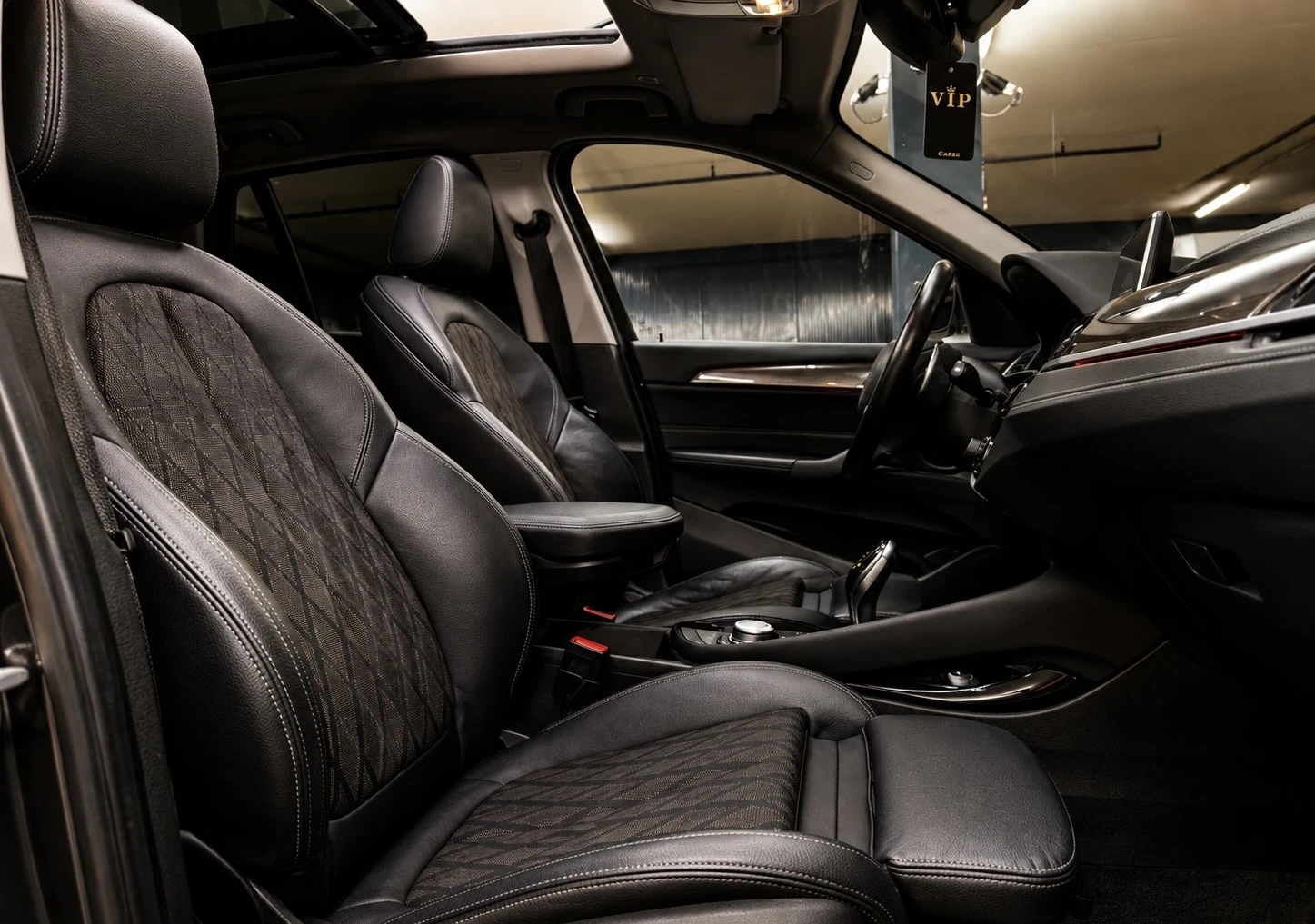 BMW X1 1.8 D XDRIVE:: FACELIFT::PANORAMA::ОБСЛУЖЕНА::, снимка 10 - Автомобили и джипове - 55607080