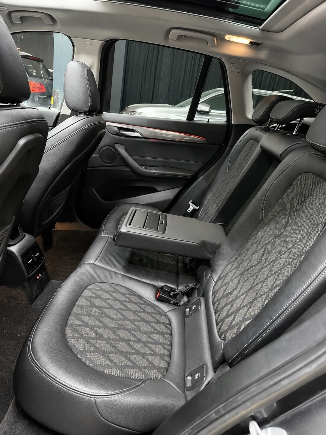 BMW X1 1.8 D XDRIVE:: FACELIFT::PANORAMA::ОБСЛУЖЕНА::, снимка 12 - Автомобили и джипове - 55607080