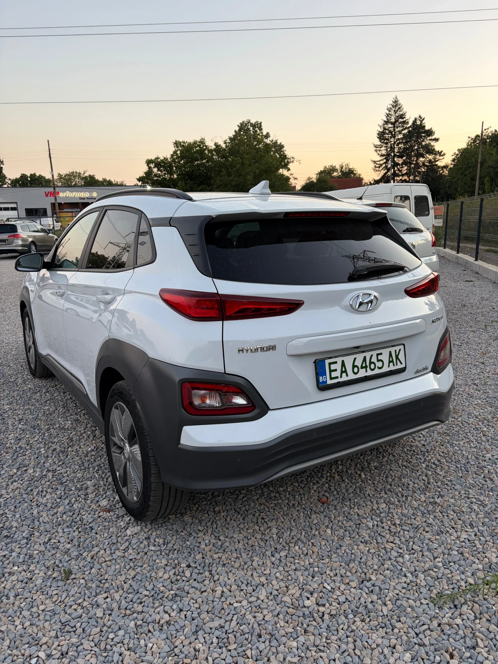 Hyundai Kona 64KW PREMIUM, снимка 3 - Автомобили и джипове - 55636349